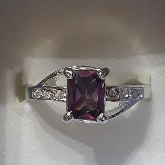 Sterling silv Amythest Ring - Picture 4 of 5